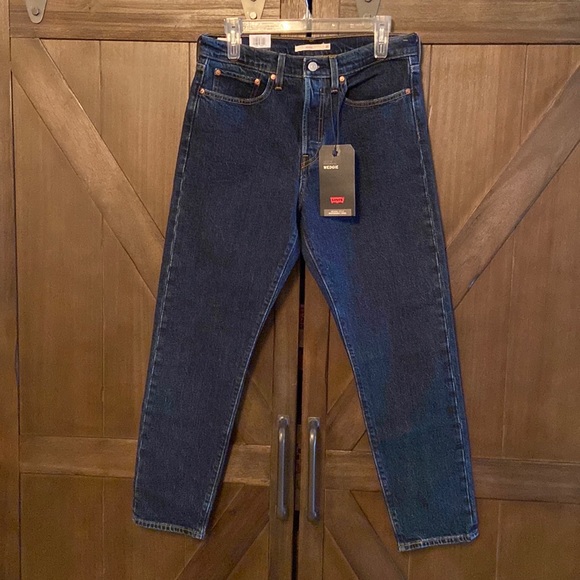 Levi’s Wedgie Jeans - Picture 2 of 6